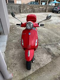 Vespa Primavera 50 rossa anno 2015