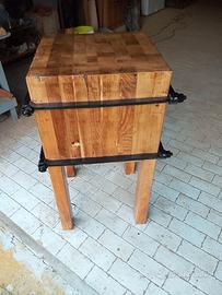 Ceppo in legno da macellaio