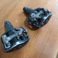 pedali con il gancio 