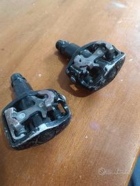 pedali con il gancio 