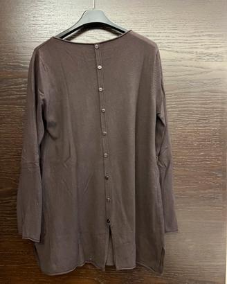 Maglione con bottoni sul retro