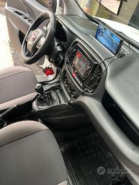 Autovettura per trasporto Disabili