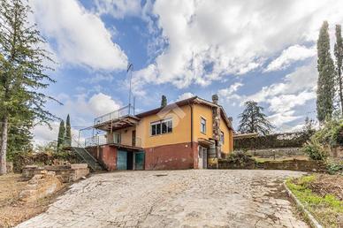 VILLA SINGOLA A SUTRI