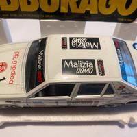 Alfa romeo 75  burago 1/24 Bbuargo