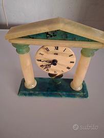 Orologio in alabastro