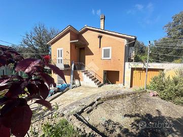 CASA SEMINDIPENDENTE A NARNI