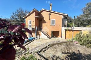 CASA SEMINDIPENDENTE A NARNI