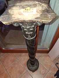 colonna in legno di rovere