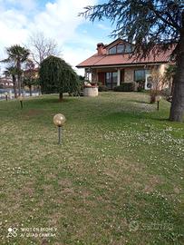 villa singola su 1400 mq ,700 mq di giardino 