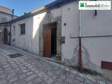 Appartamento di 208 m² con più di 5 locali e box a