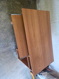 Scrivania con rotella