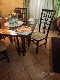 Tavolo e sedie 