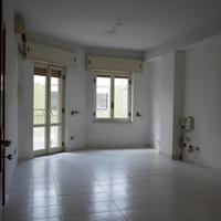 Ampio ufficio/locale commerciale