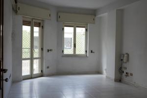 Ampio ufficio/locale commerciale