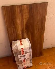 Tavolino in legno da arredo esterno o interno