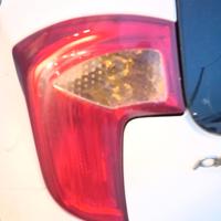 Fanale posteriore sx Kia Picanto anno 2012