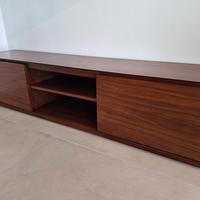 Mobile tv sklum 180 cm