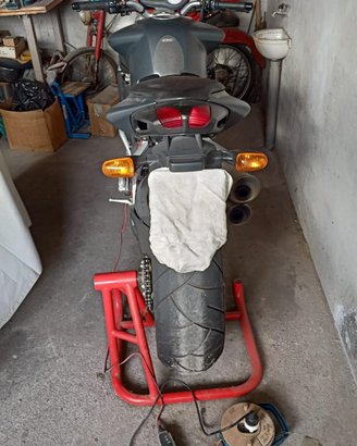 Brutale x et3