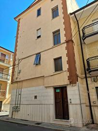 Quadrilocale in buone condizioni con mansarda