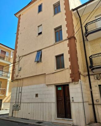 Quadrilocale in buone condizioni con mansarda