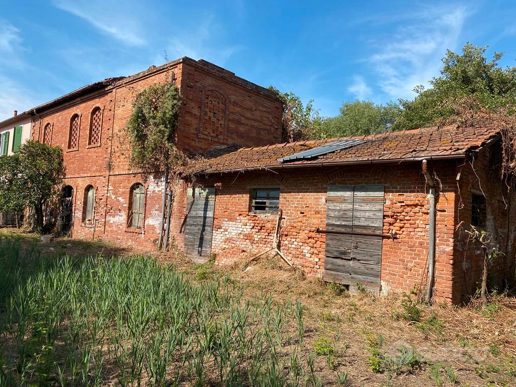 Casale Storico con 2,7 Ettari di terreno - Vista 4