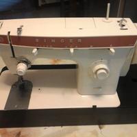 Macchina da cucire elettrica SINGER(pari al nuovo)