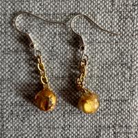 Orecchini in resina e simil oro