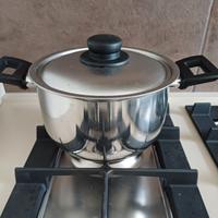 Pentola con coperchio 