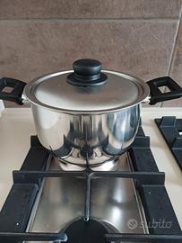 Pentola con coperchio 