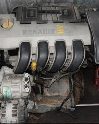 Motore Renault Clio 1.2 16V completo con frizione