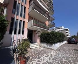 4 LOCALI A AVERSA