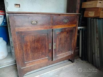 mobile antico in legno