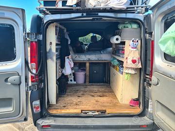 van Opel Vivaro camperizzato