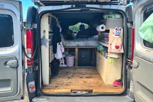 van Opel Vivaro camperizzato
