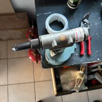 Rivettatrice pneumatica