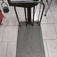 Bascula antica completa di pesi