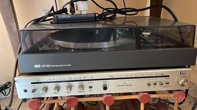 Giradischi vintage con amplificatore stereo