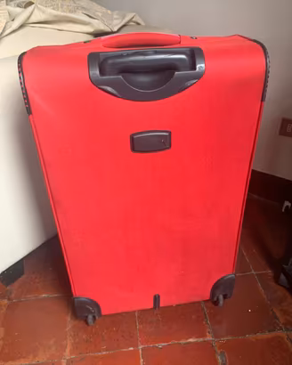 Valigia praticamente nuova