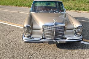 Mercedes Benz 280 SE