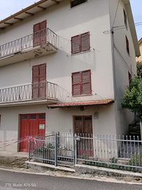 Casa indipendente su 3 piani e garage 