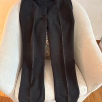 Pantaloni grigi classici da donna