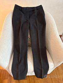 Pantaloni grigi classici da donna