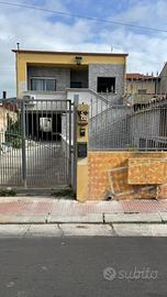 Villa semi dipendente dimensioni oltre 300 mq