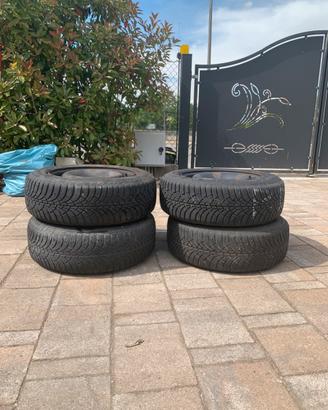 4 Ruote Goodyear per Renault Megane 4