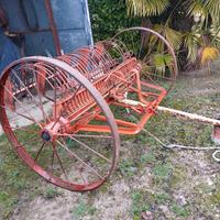 Rastrello da fieno antico