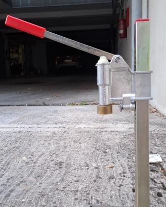 Tappatrice a corona e plastica