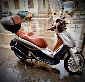 Beverly Piaggio 300 ABS NUOVO