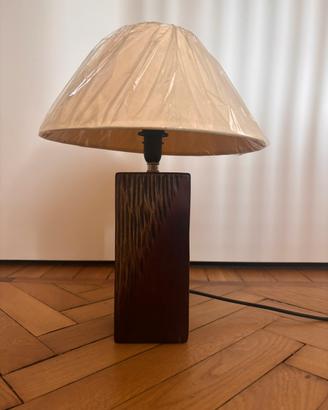 Lampada da tavolo in legno