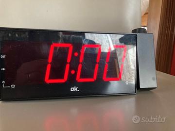 Radio sveglia con proiezione della luce sul muro