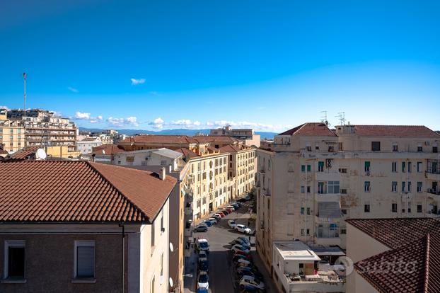 VIA BACAREDDA - Sesto piano con terrazza a livello